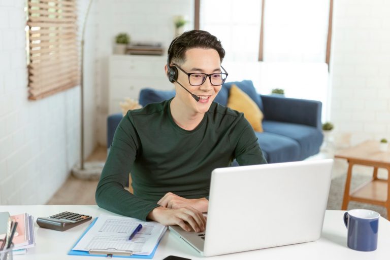 perbedaan-remote-worker-dan-freelancer