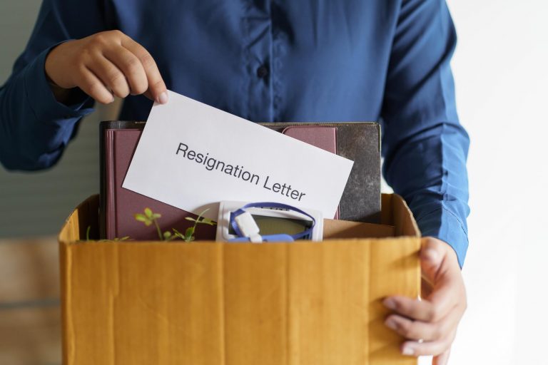 hak-karyawan-resign
